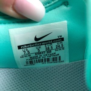 Comfortable and light weight Nike shoes!